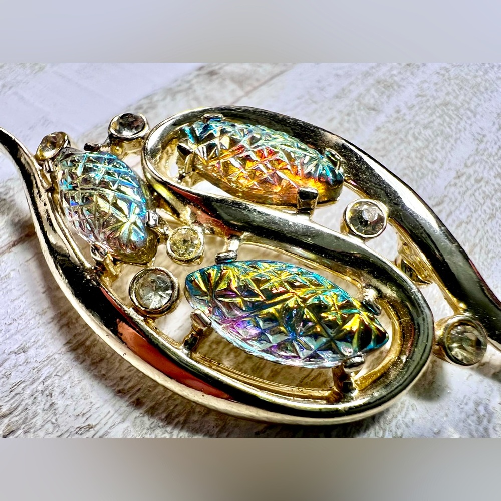 Vintage Signed EMMONS Iridescent Rainbow Glass Cabochon Gold-Tone Brooch Pin